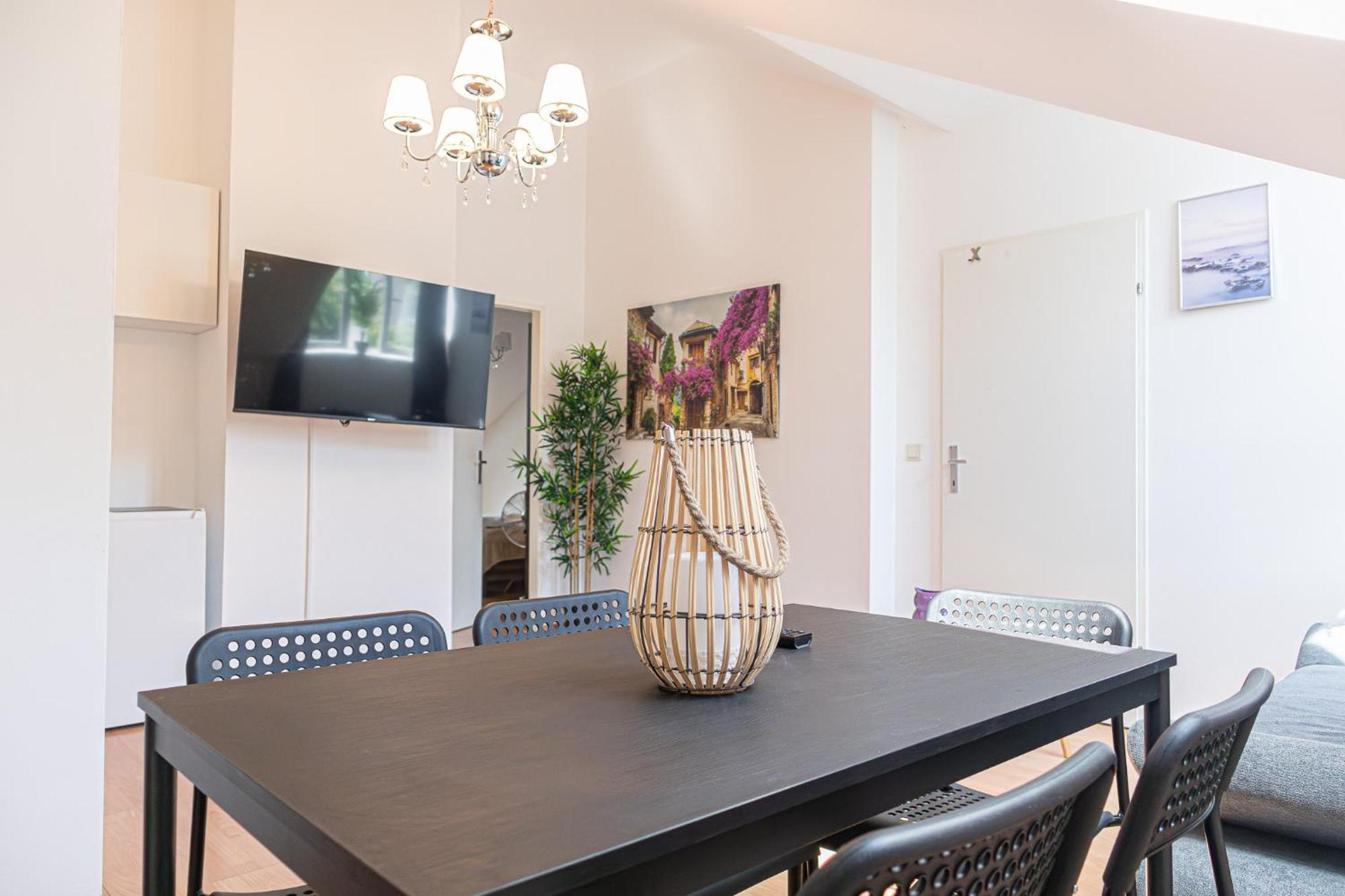 Spacious 2Br Apt Great Location - Near Schoenbrunn Відень Екстер'єр фото